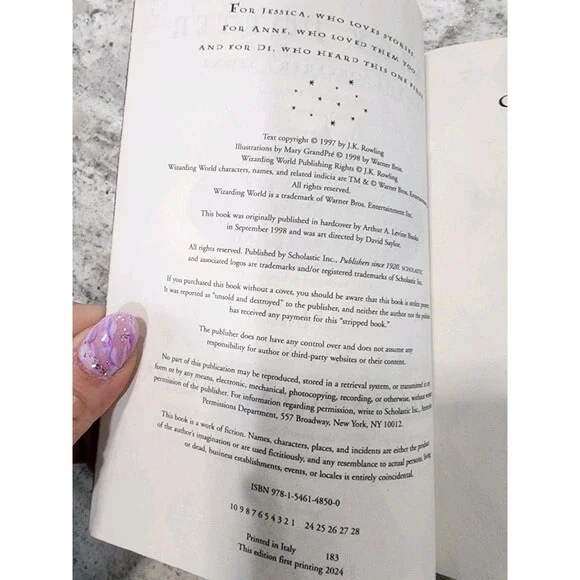 Harry Potter and the Sorcerer's Stone (Stenciled Edges) (Harry Potter, Book ... - Picture 2 of 5